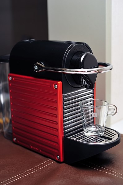 ネスプレッソ ピクシー バンドルセット C60TI-A3B [チタン] 価格比較