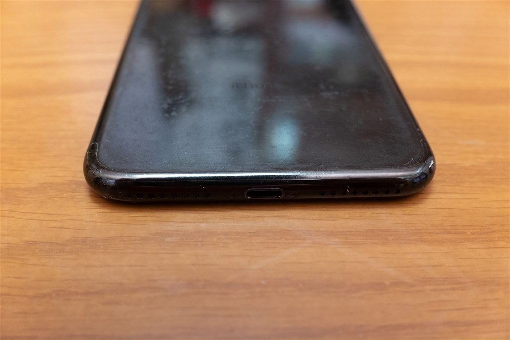ジェットブラックは半端なく傷つきやすい』 Apple iPhone 7 128GB au