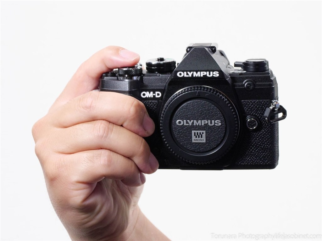 高機能・高性能の小さな巨人』 オリンパス OM-D E-M5 Mark III ボディ