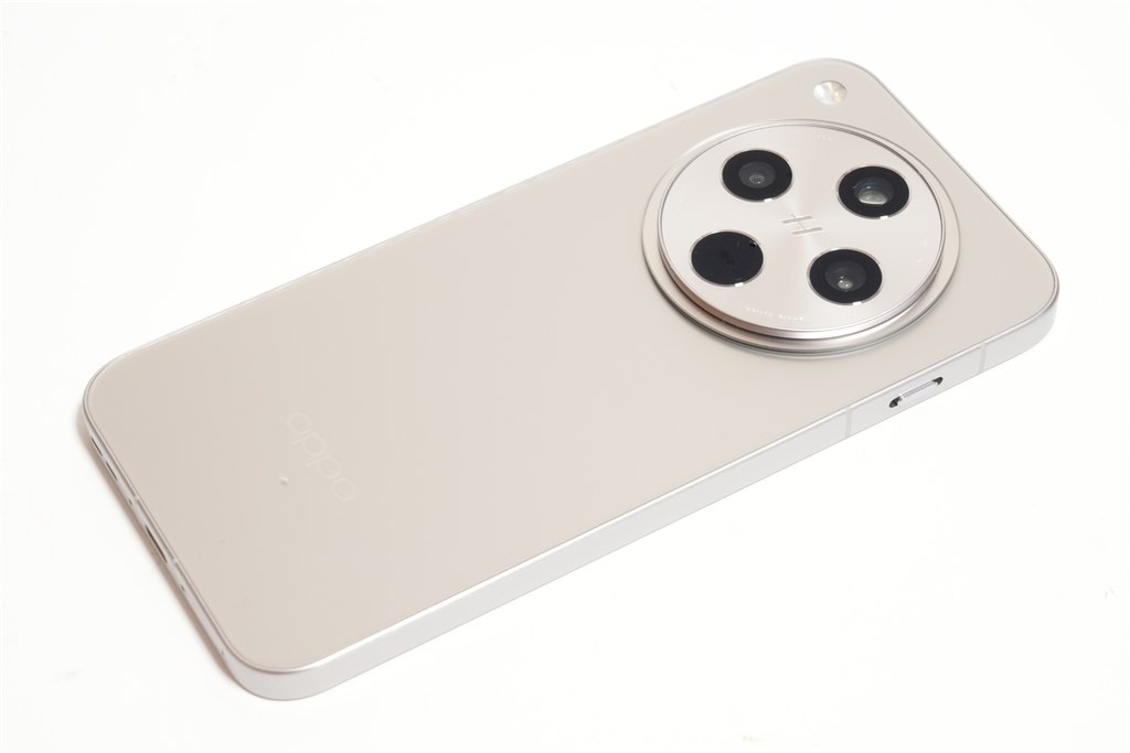 Suicaを背面に貼り付けてでも、メイン端末として活用したい1台』 OPPO