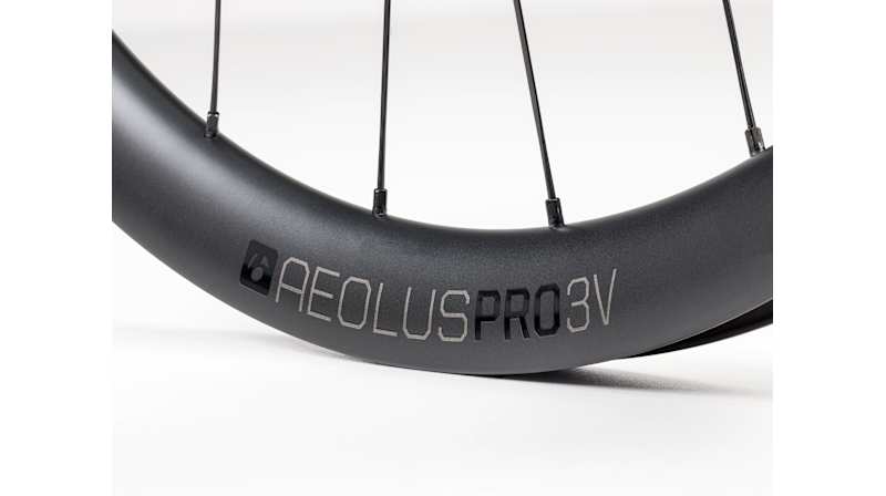 Bontrager Aeolus Pro 3V TLR Boost Disc Road Wheel - Trek Bikes