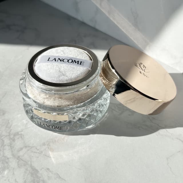 麻里さんの「ランコム アプソリュ エッセンス イン パウダー」の