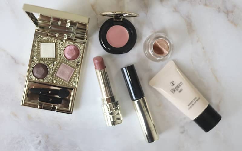 エレガンスの「2024年クリスマスコフレ」全色スウォッチ！イエベ