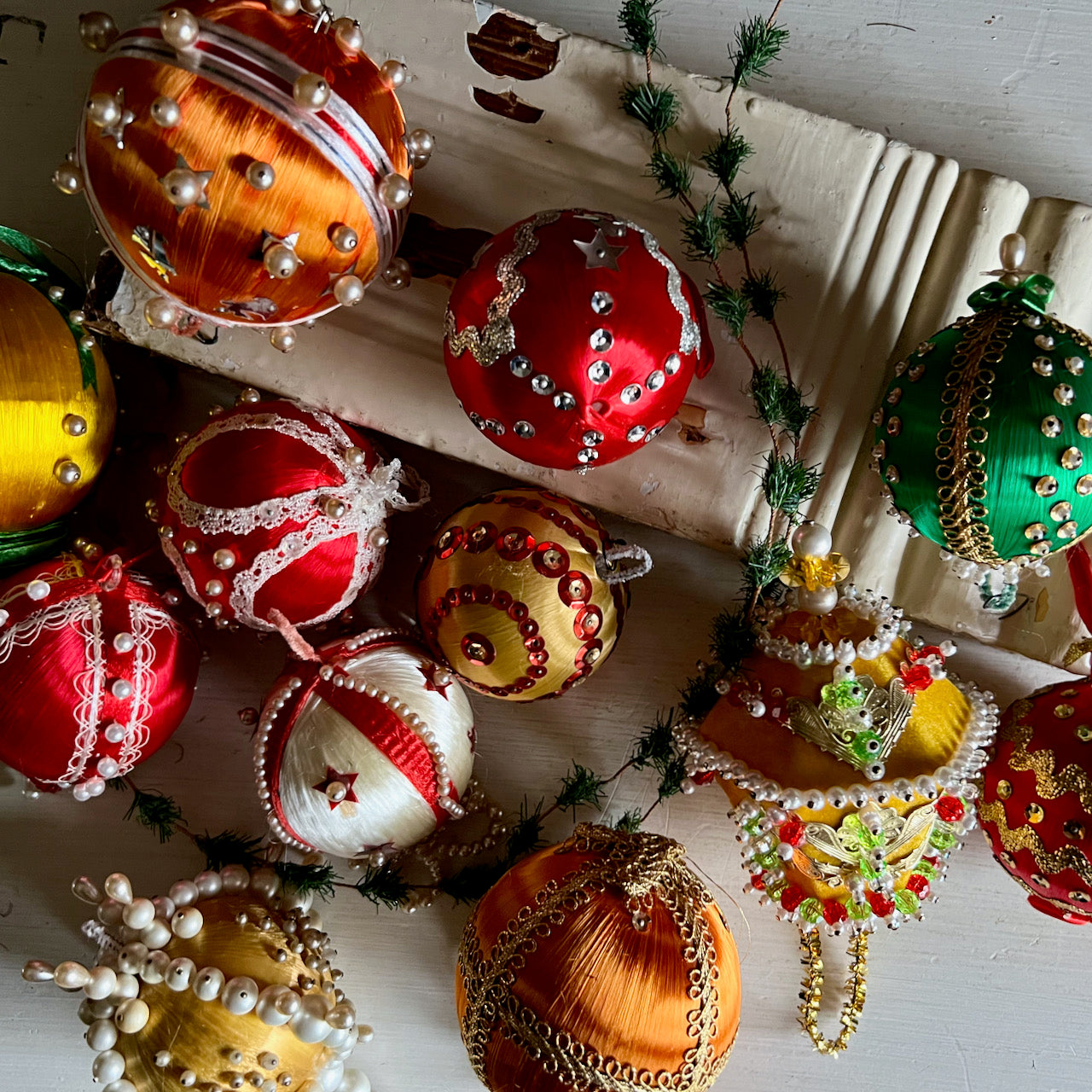 Twelve Vintage Push Pin Christmas Ornaments (c.1960s) – Rush Creek