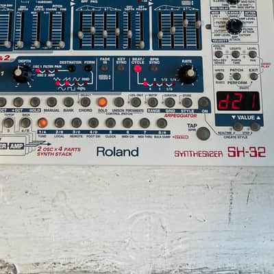 Roland SH-32 Desktop Synthesizer Module | Reverb Canada