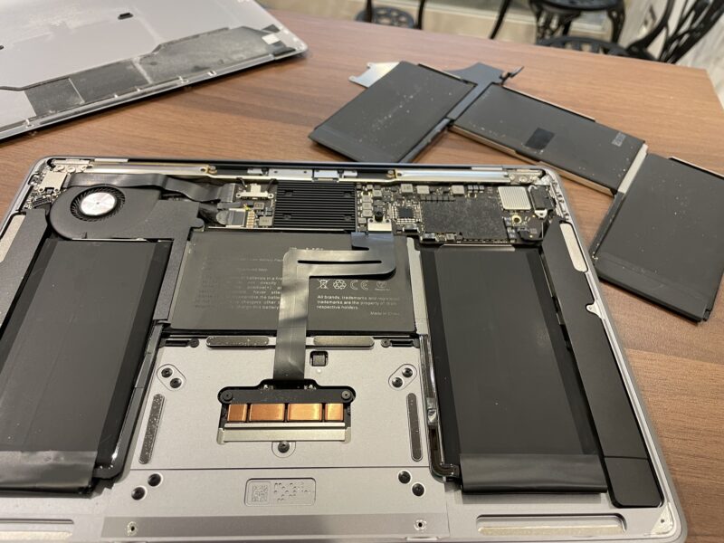 MacBook（Air・Pro）バッテリー・電池・液晶交換修理のSMART千葉店