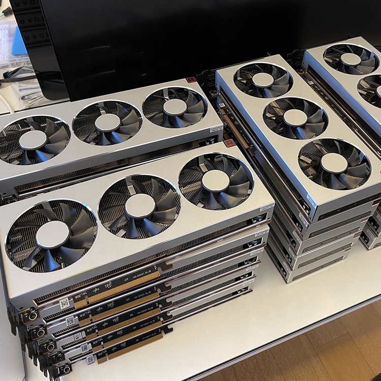 XFX AMD Radeon VII 16G ゲーミンググラフィックスカード 4096bit HBM2