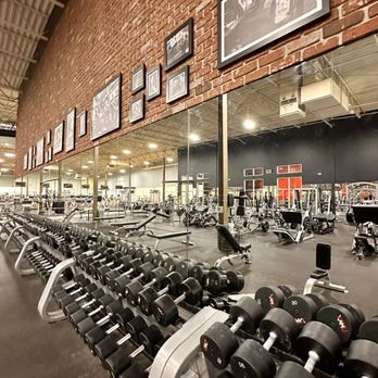 GOLD'S GYM - Updated March 2026 - 44 Photos & 92 Reviews - 2909