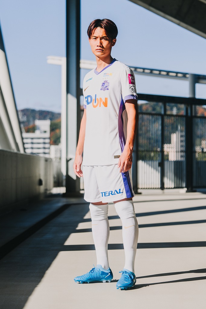 サンフレッチェ広島】2025シーズンのユニフォームを発表。生まれ変わる