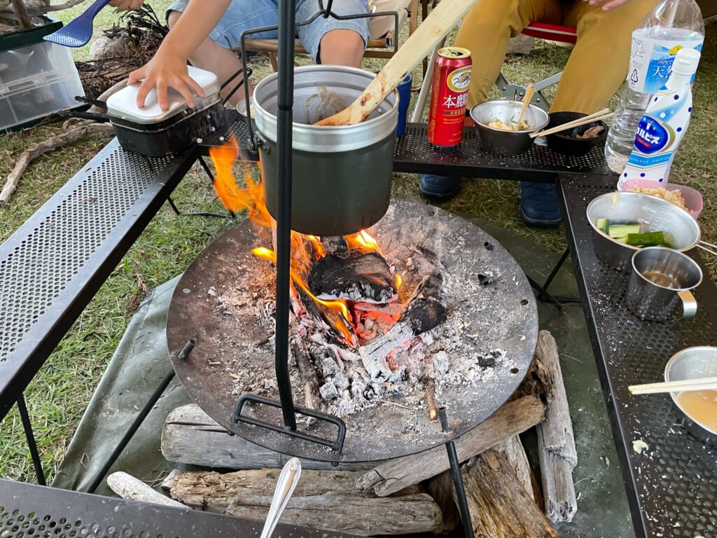 芝生を保護するならこの焚火台！】DODのビートルくん徹底レビュー