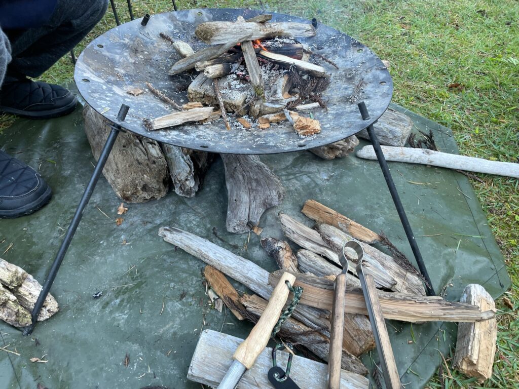 芝生を保護するならこの焚火台！】DODのビートルくん徹底レビュー