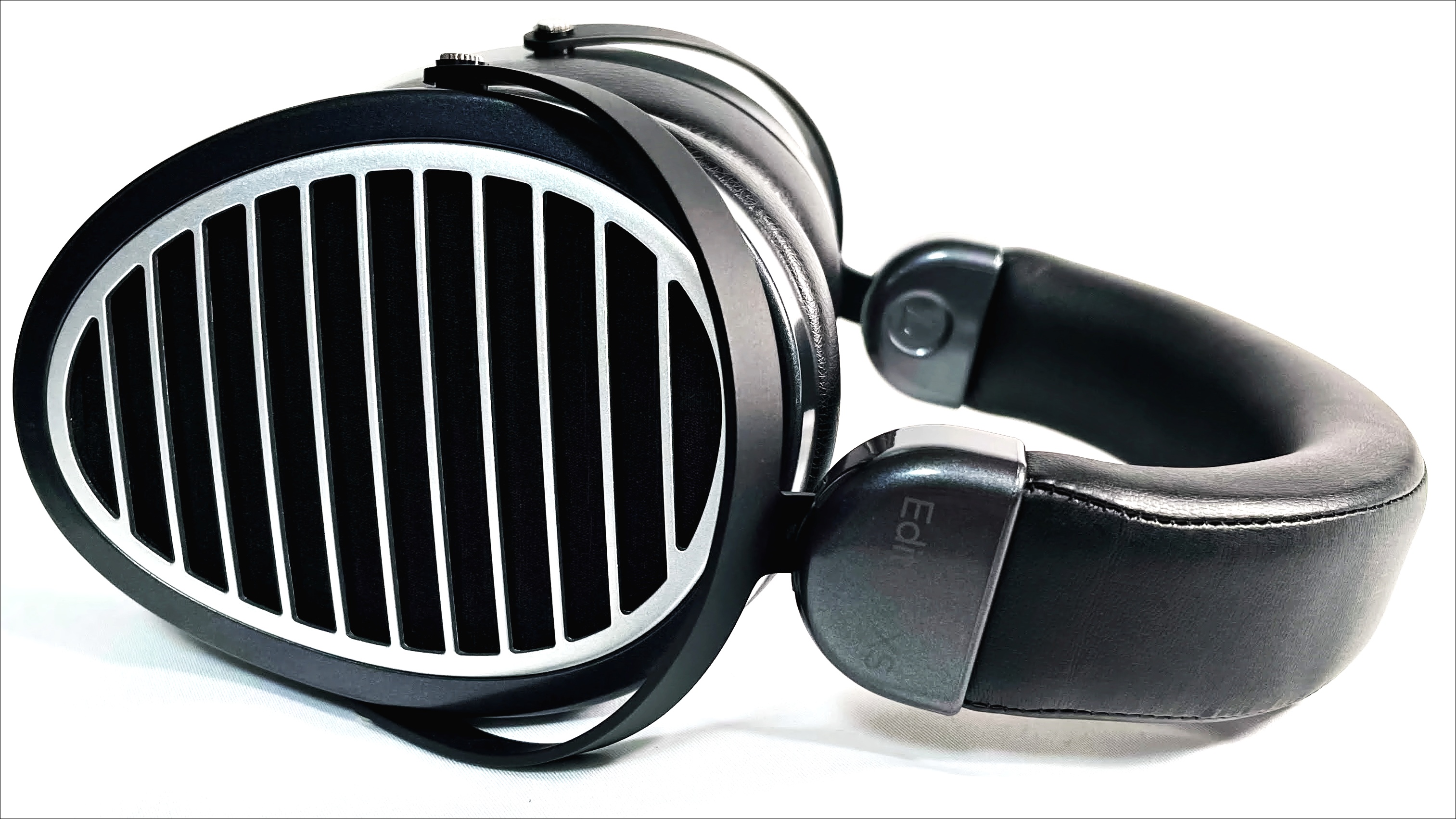 Kiwi Ears『Atheia』レビュー。Kiwi Earsのヘッドホンは平面と