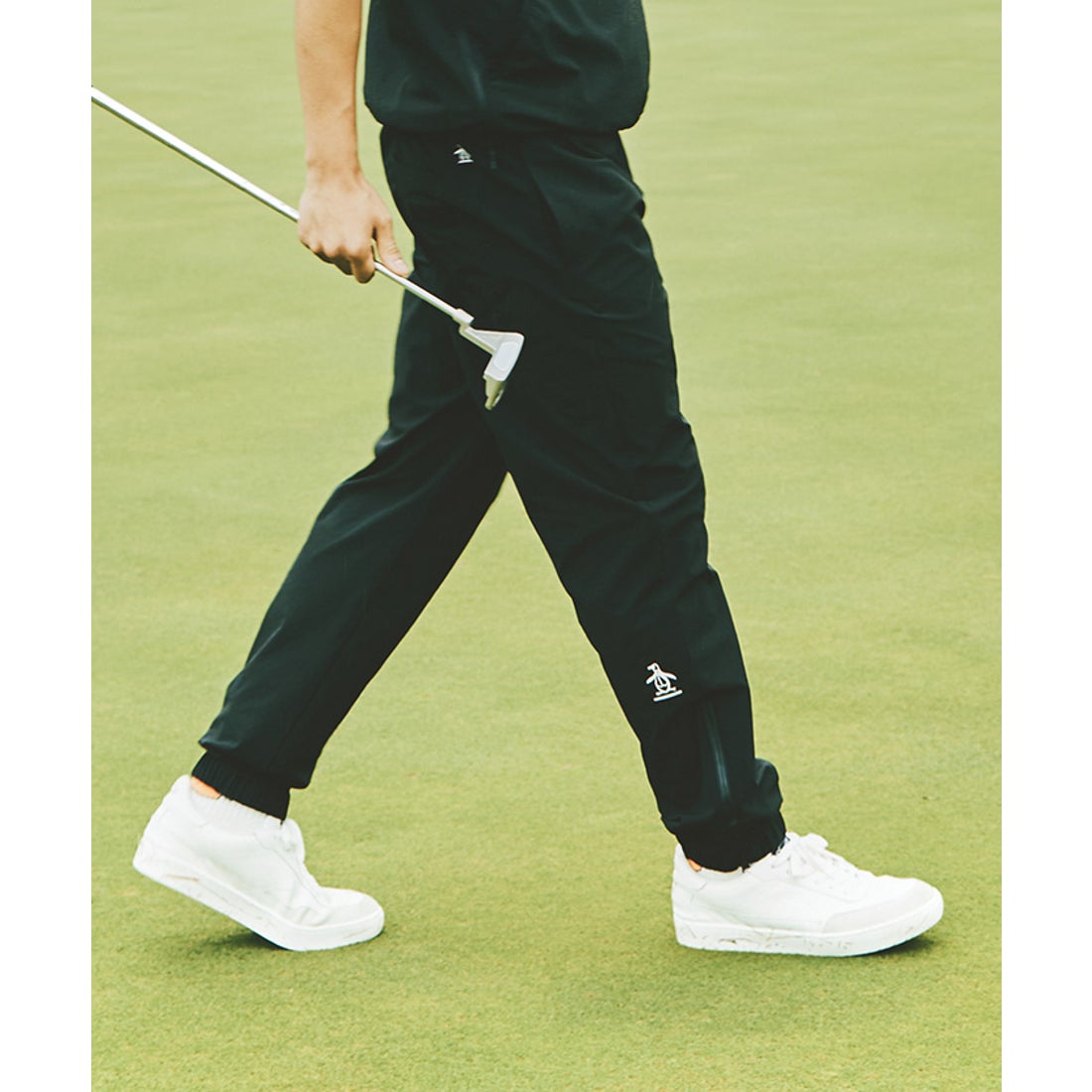 マンシングウェア 総柄 ペンギン ゴルフパンツ 白黒 大きめLL 極美品