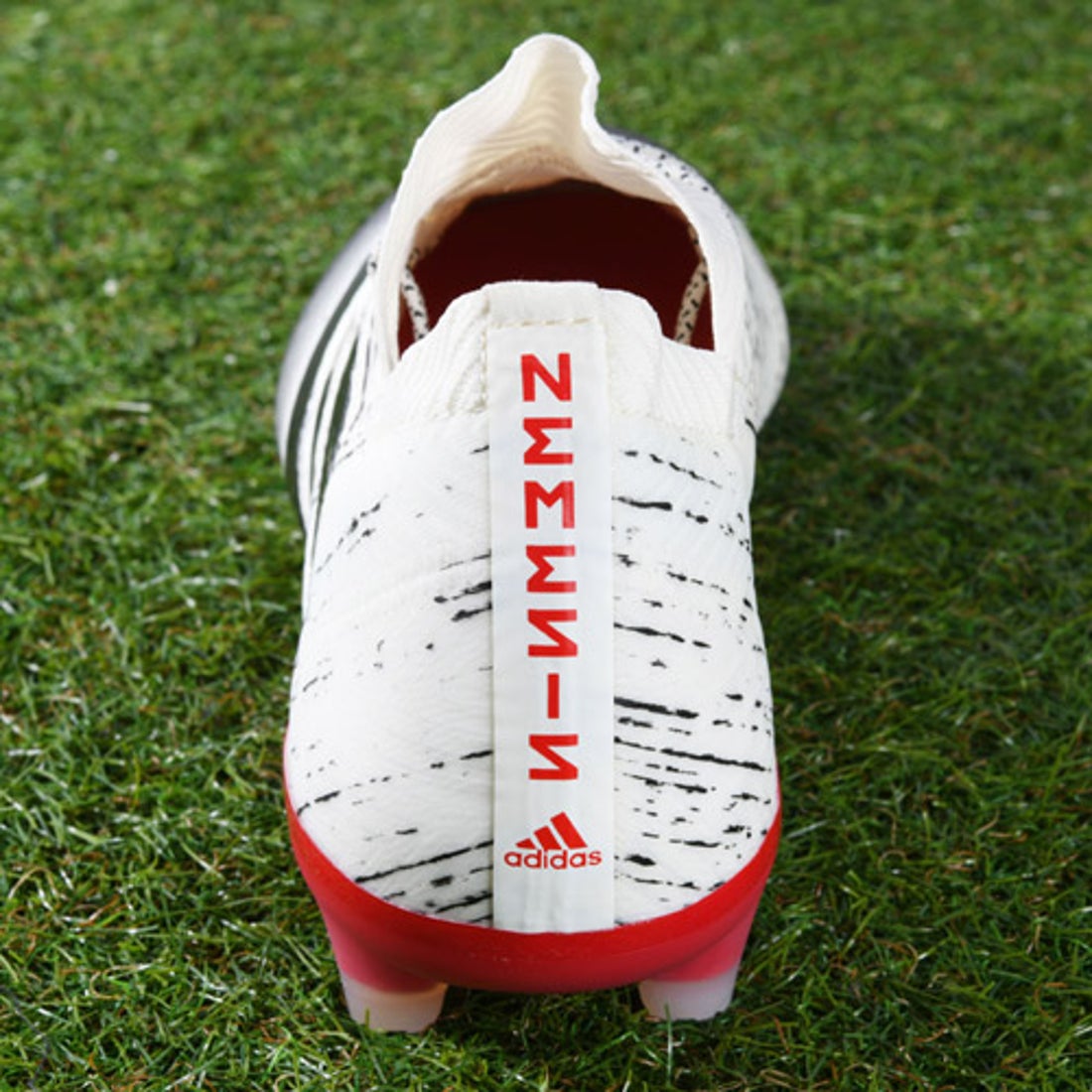 adidas アディダス ネメシス 18.1 FG/AG(ホワイト×ブラック) BB9425