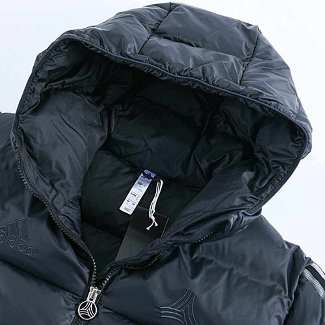 adidas アディダス TANGO テック ライトダウンコート(ブラック) IPB35