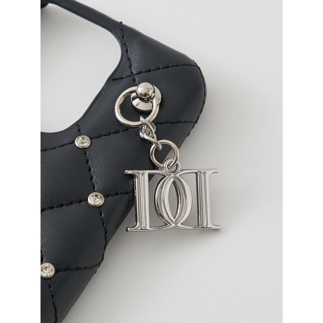 ダーリッチ Darich キルティングビジューDDチャームiPhoneケース