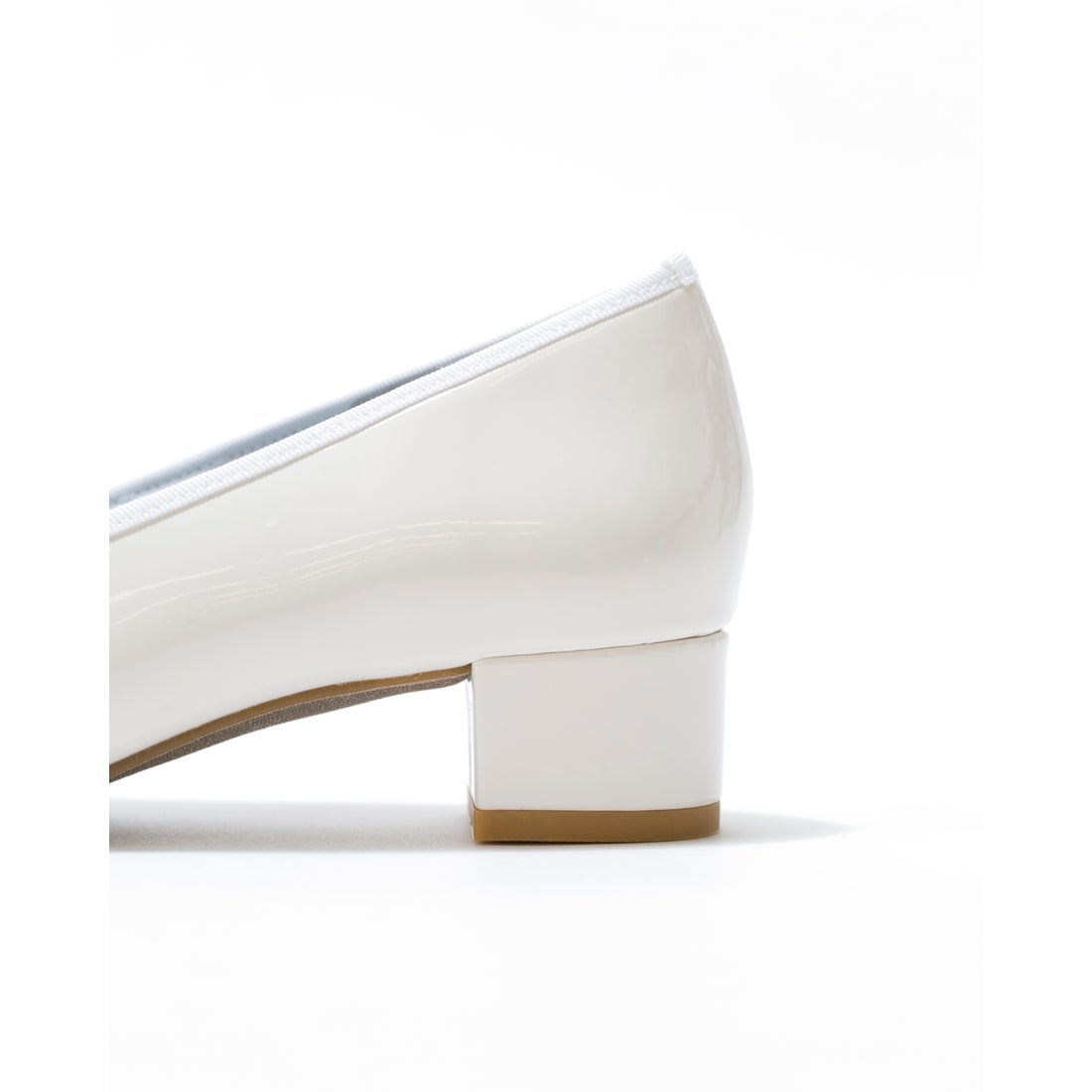 レイン対応】3cmヒール バレエシューズ （ホワイト エナメル） -Emma