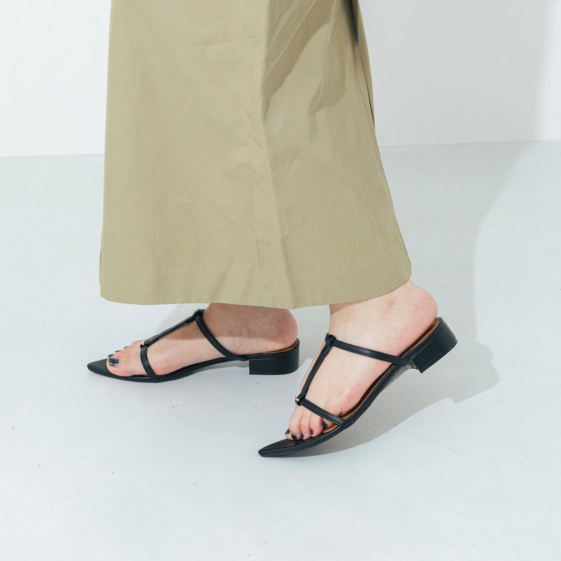 EVOL/イーボル】【XS-LLサイズ展開】Tストラップミュールサンダル