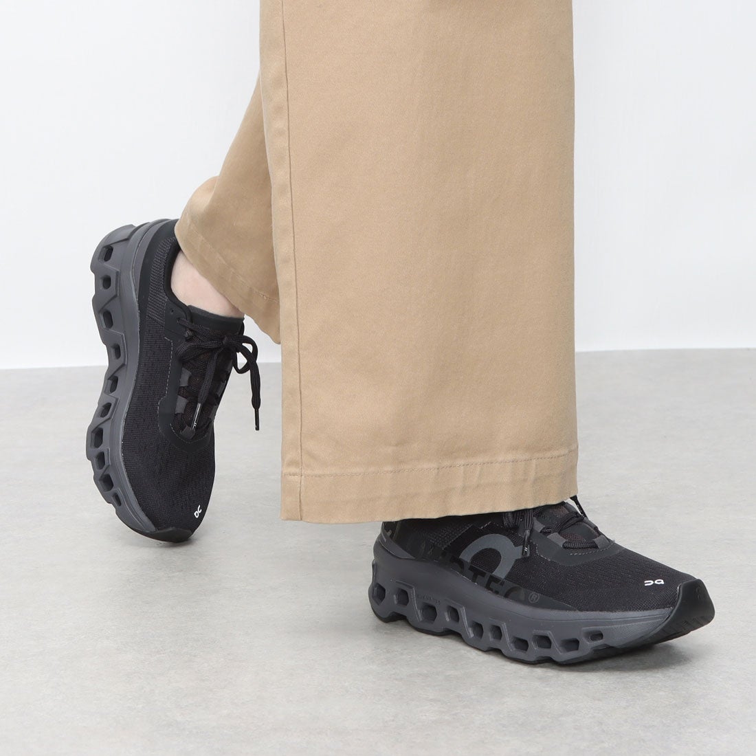 On オン ON CLOUDMONSTER/クラウドモンスター 厚底 ランニング