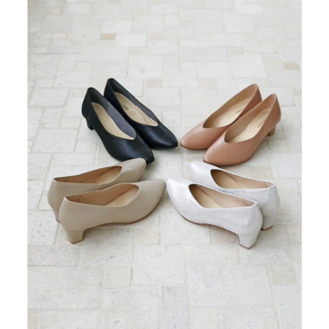 本革】 Vカットパンプス 35755 （プラチナ） -モードカオリ MODE KAORI