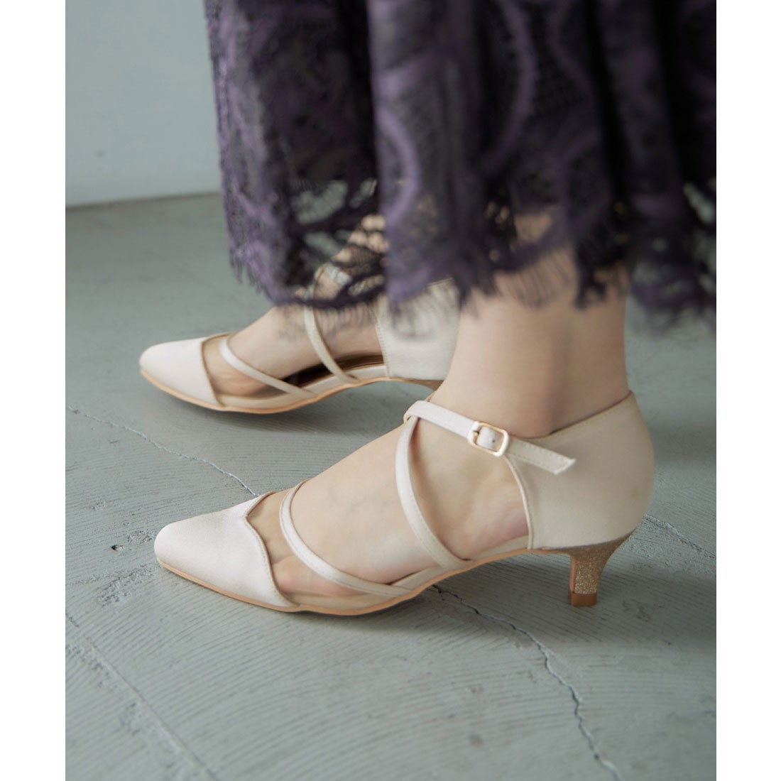 ニアナ niana クロスストラップパーティーパンプス （ベージュ） -靴