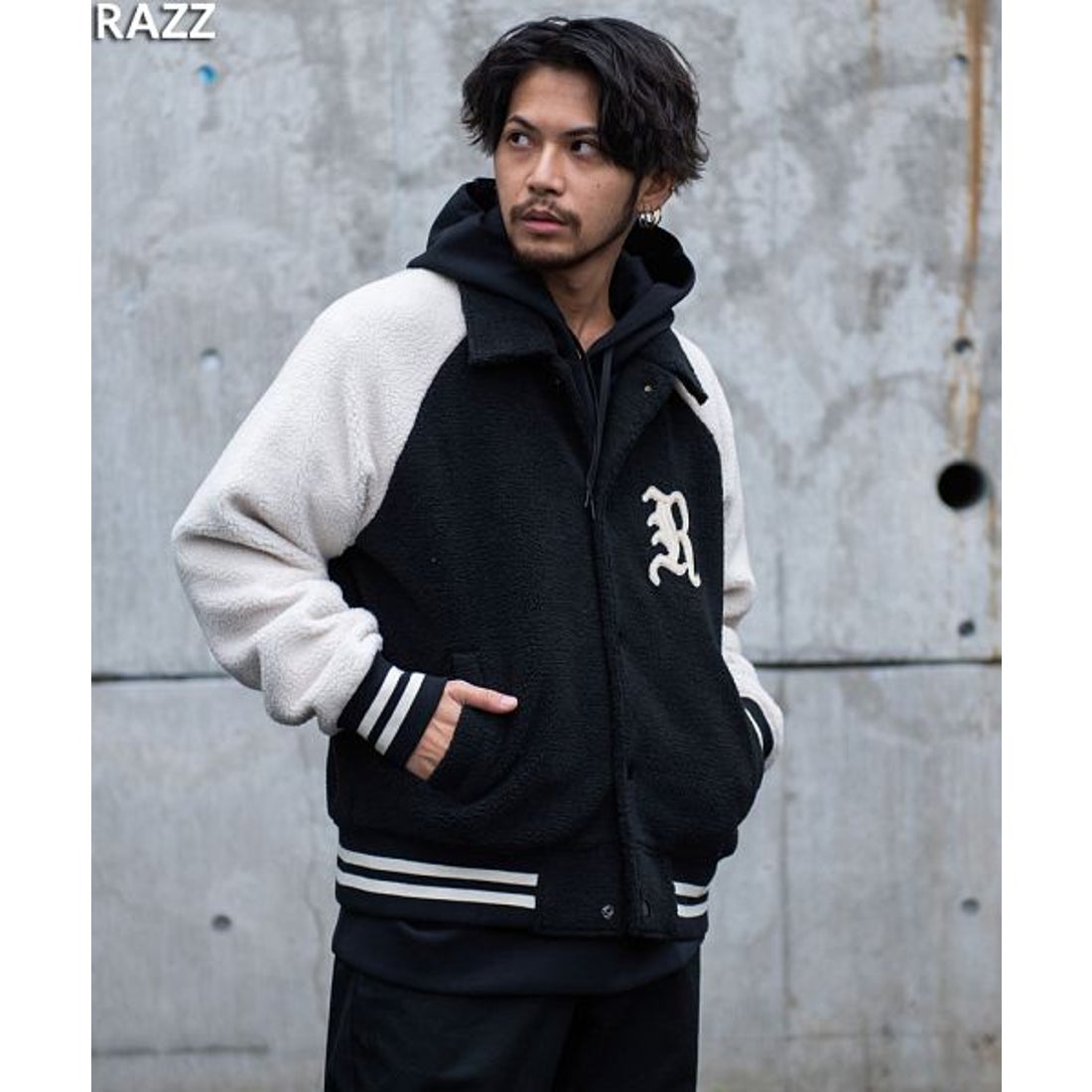 ラズ RAZZ RAZZIS Rロゴサガラワッペンボアスタジャン アウター （BLK