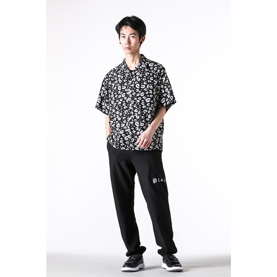 タカヒロミヤシタザソロイスト TAKAHIROMIYASHITATheSoloist. hawaiian