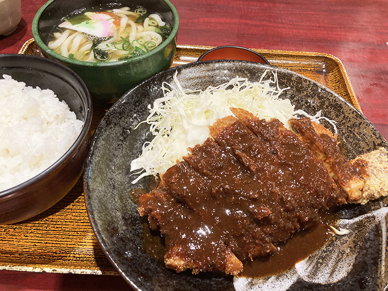 さっくりカツに甘いお味噌「味万」のみそカツ定食 - 船場ランチWEB