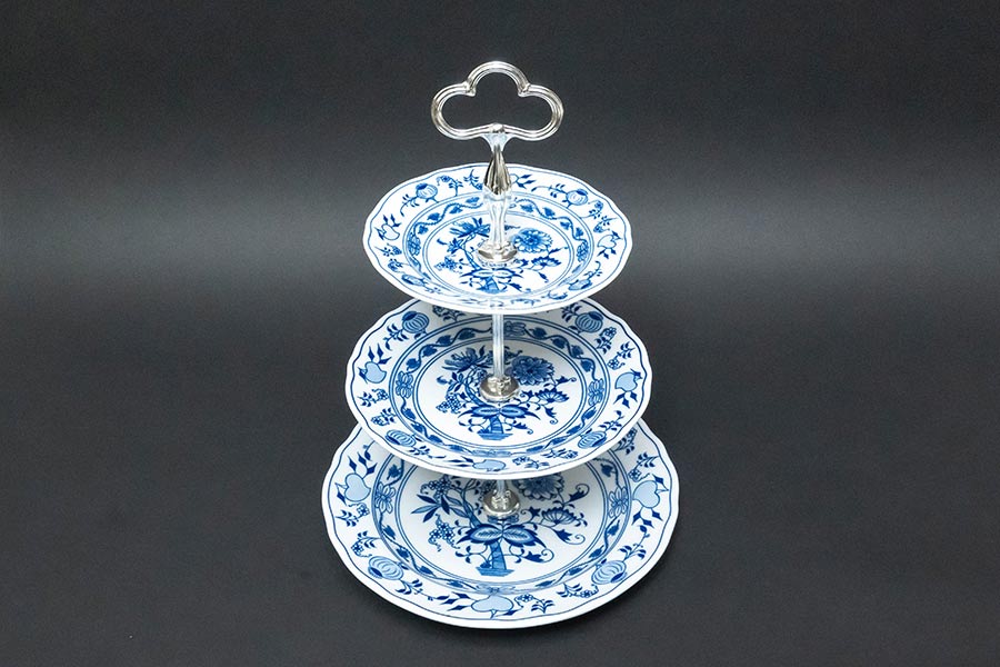 カールスバード カールスバード ブルーオニオン 3段トレイを買い取り