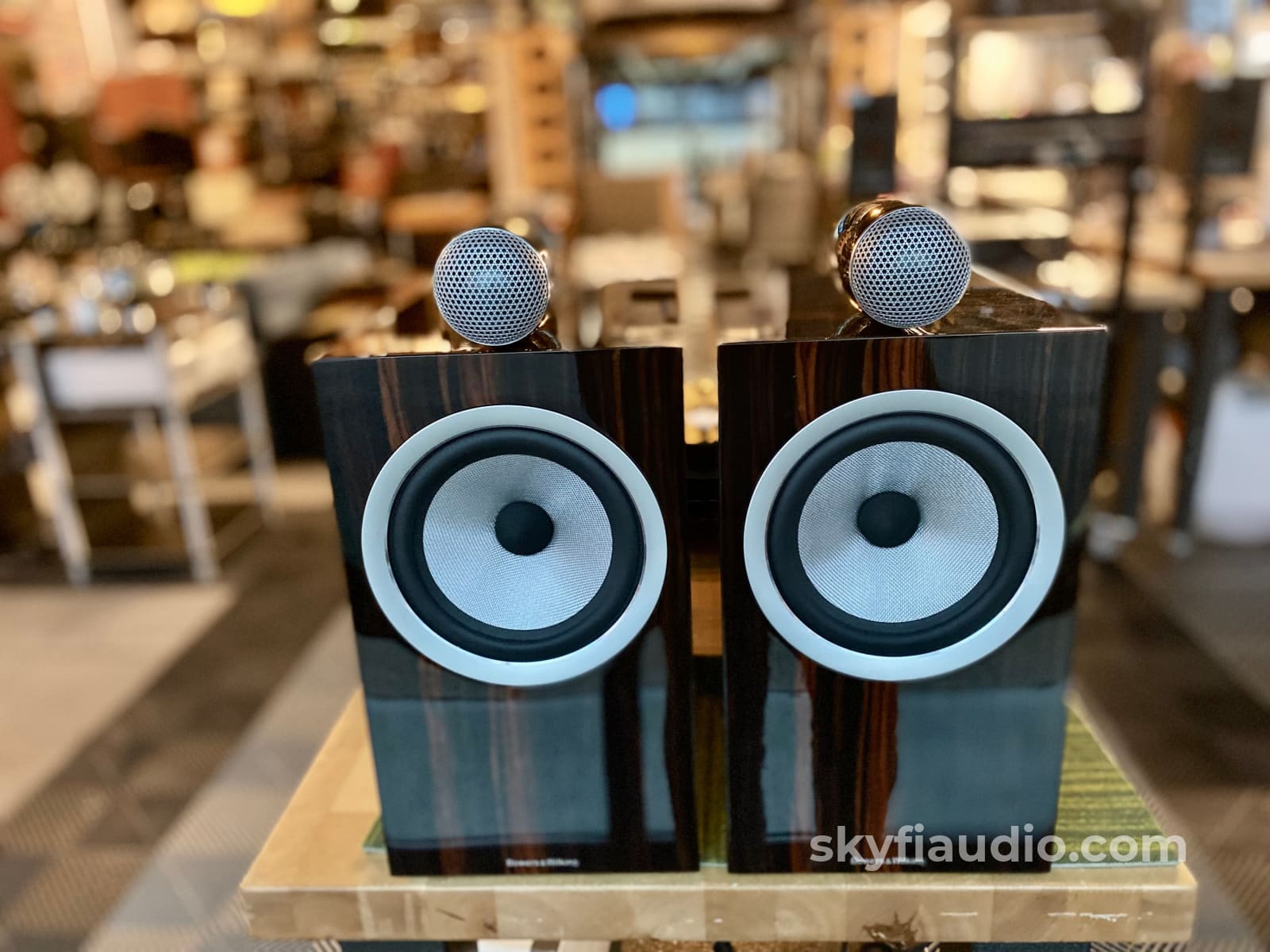 Bowers & Wilkins 705 S2 Signature Datuk Gloss Speakers - Super Rare