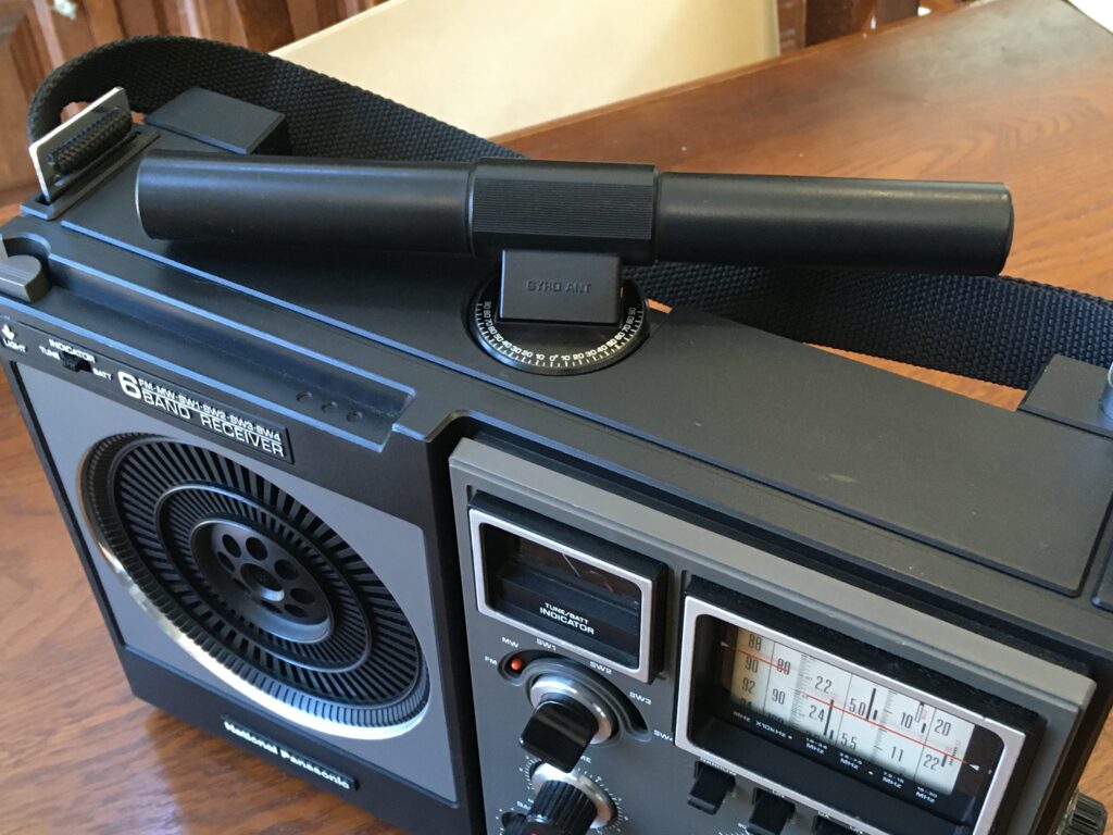 ナショナル RF-1188 – 微妙なポジションの高級BCLラジオ | 【昭和