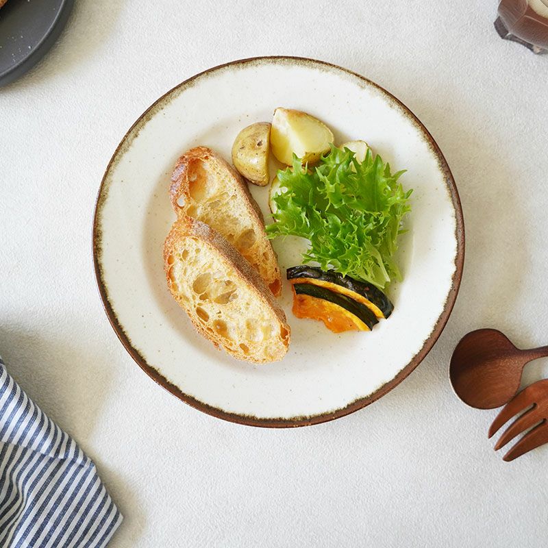 和洋どちらにも馴染み、普段使いにぴったり。