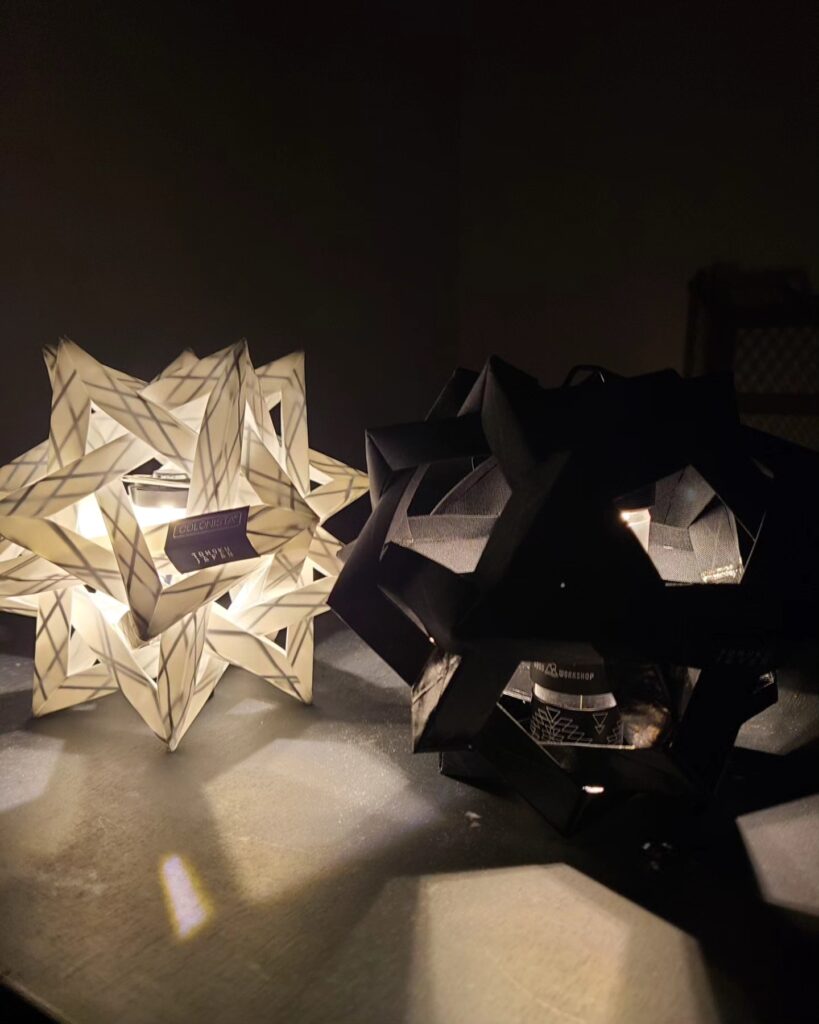 不思議な形のシェード「CONPE10」「OMAN10」 | Orange | アウトドア