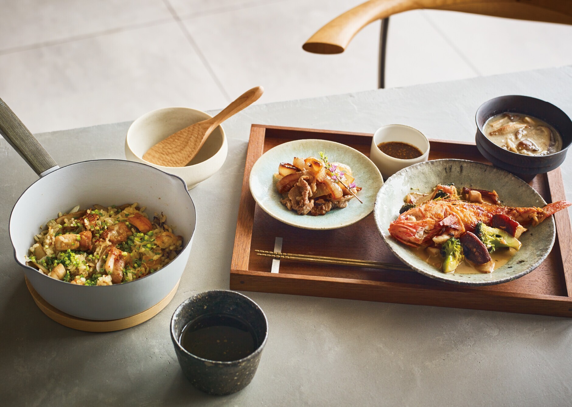 バーミキュラ ユキヒラ 20cm[オイスターグレー］ | バーミキュラ公式