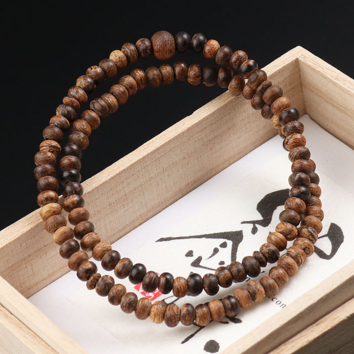 楽天市場】沈香 数珠ブレスレット 尺七玉（約10×11ミリ） 桐箱入り