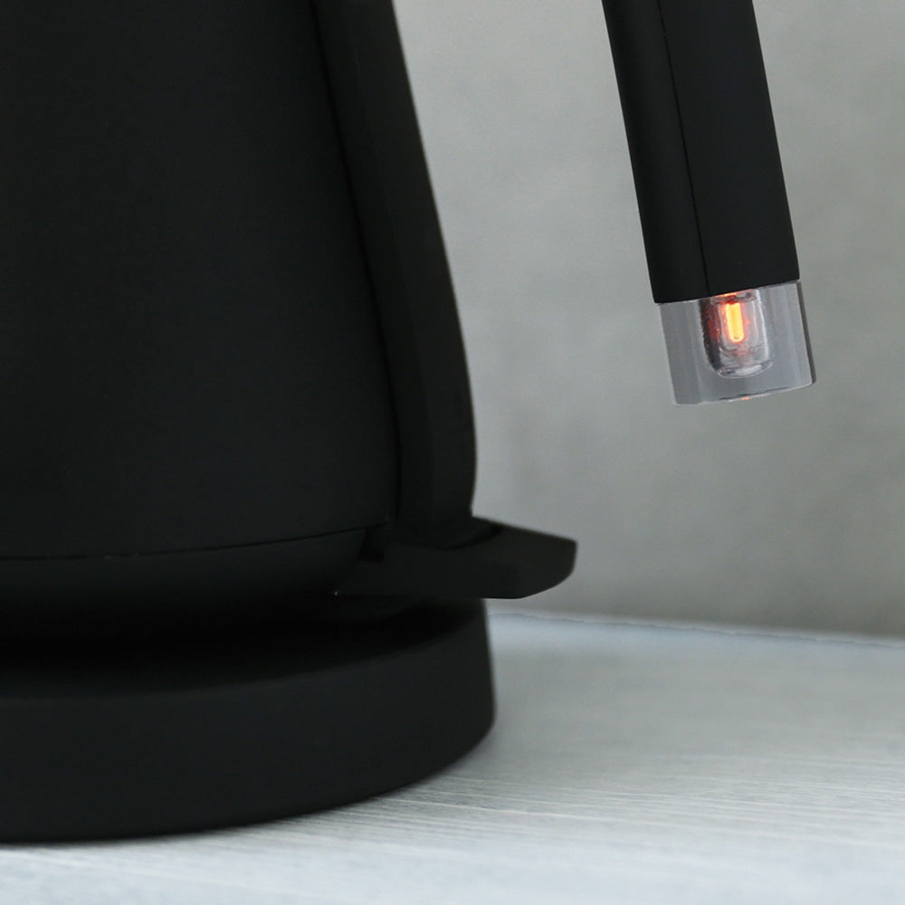 小さくて美しい電気ケトル BALMUDA The Pot – MAG. online shop