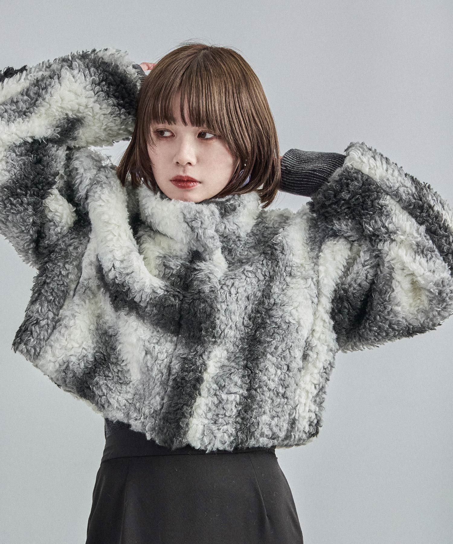 デザインニュアンス柄 プードルボア クロップドジャケット｜コート