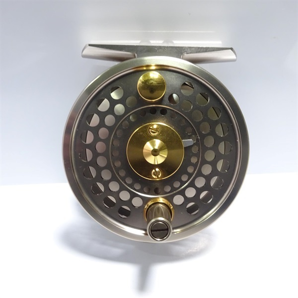 ダイワ アルトモア100D フライリール 箱ケース付き 【公式通販】