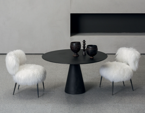 baxter】モンゴリアンファーが生み出す贅沢な癒しのアームチェア