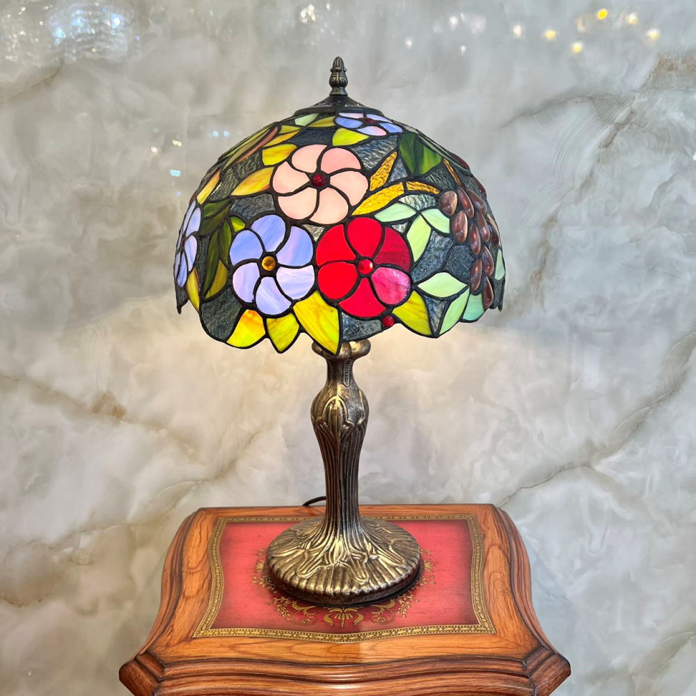 綺麗なデザイン ステンドグラス ガラス工芸 LED 卓上ライト 卓上