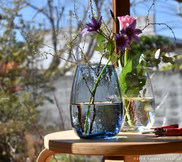 フラワーベース 花束 ガラス おしゃれ 青 クリアMサイズ：約11.0cm丸