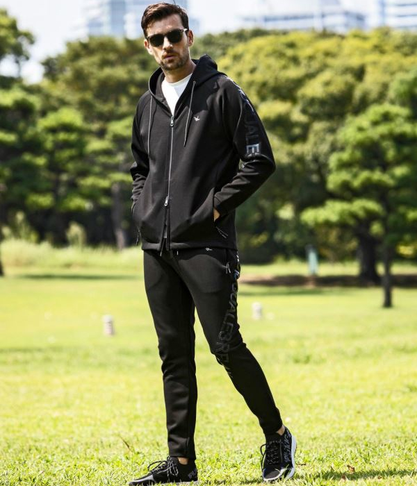 1PIU1UGUALE3 RELAX ウノピゥウノウグァーレトレ リラックス