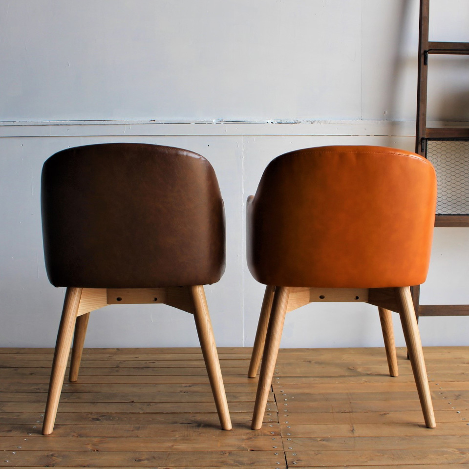 チェア ソフトレザー アームチェア 肘付き 木製 ダイニング クール