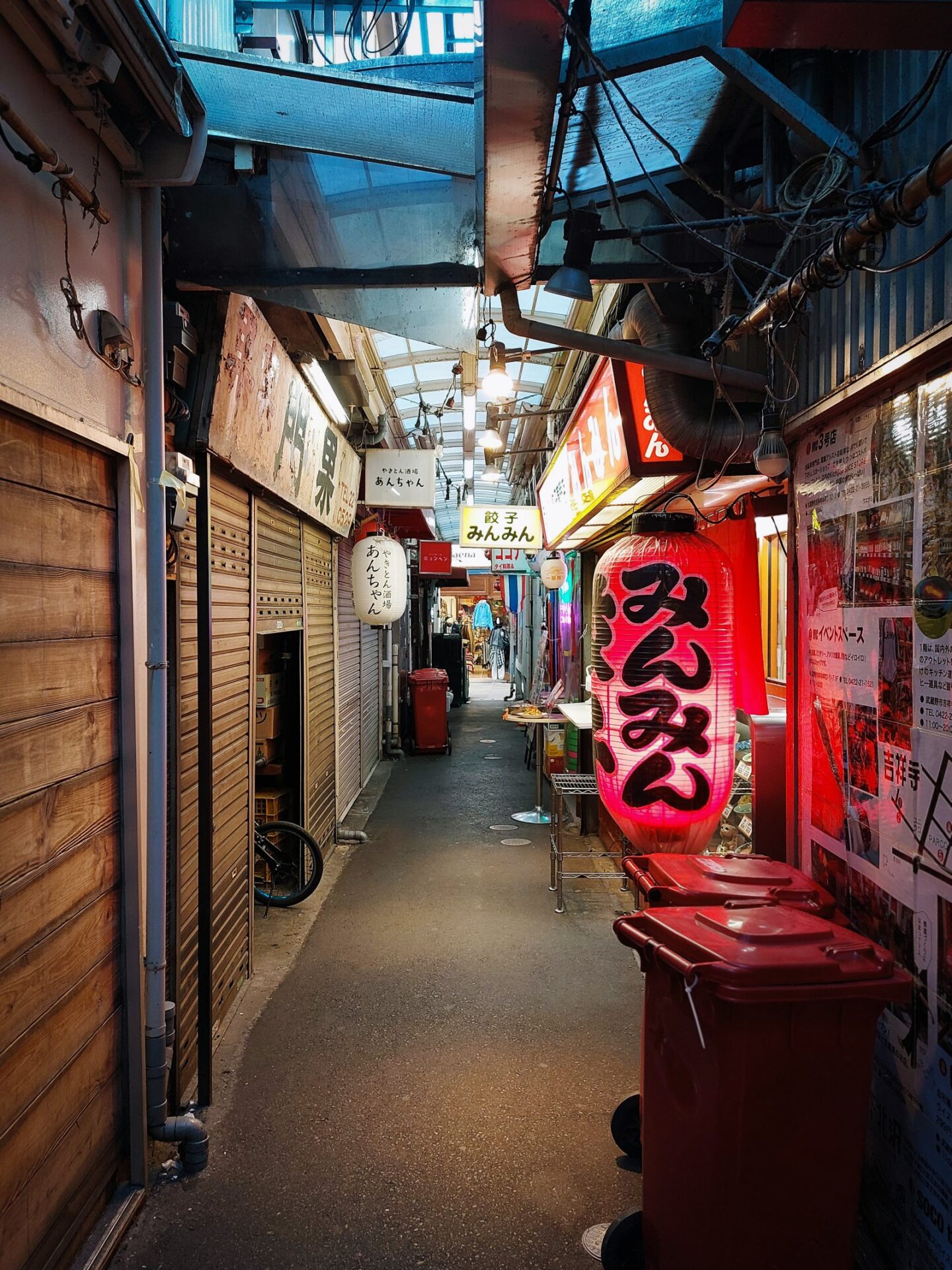 吉祥寺】ハーモニカ横丁80周年イベント開催！デザインマンホール設置