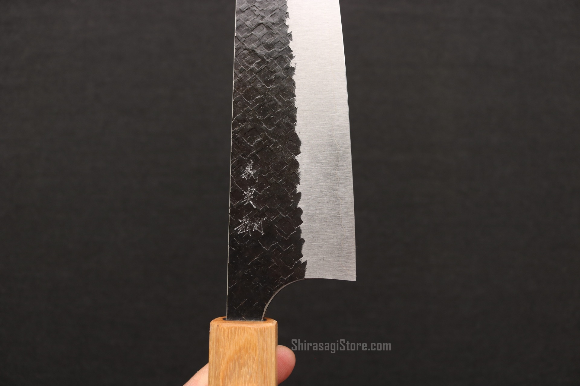 加藤義実 牛刀 包丁 青紙スーパー鋼 ステンレスクラッド 黒打 角槌目