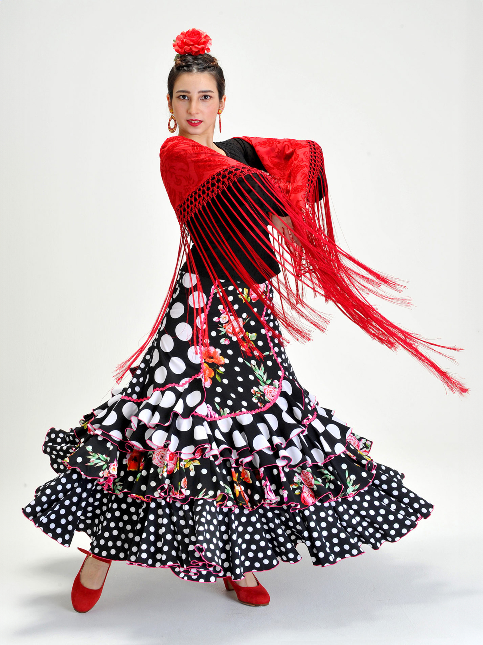 Sonia Johnes | フラメンコ衣装のソニア・ジョーンズ 公式ブランドサイト