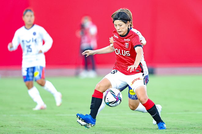 WEリーグPHOTO】精度の高いプレースキックでチャンスを創出！浦和L猶