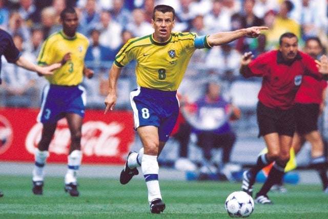 90年W杯で戦犯扱い。元ブラジル代表主将ドゥンガが明かすプレッシャー