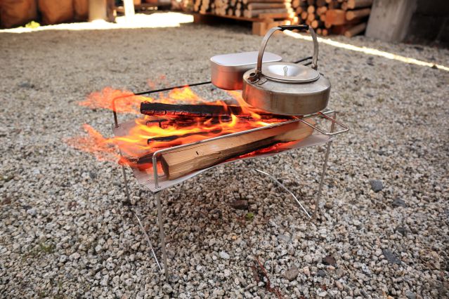 PAAGOWORKS ニンジャファイヤースタンドソロ｜わずか275g！超ミニマル