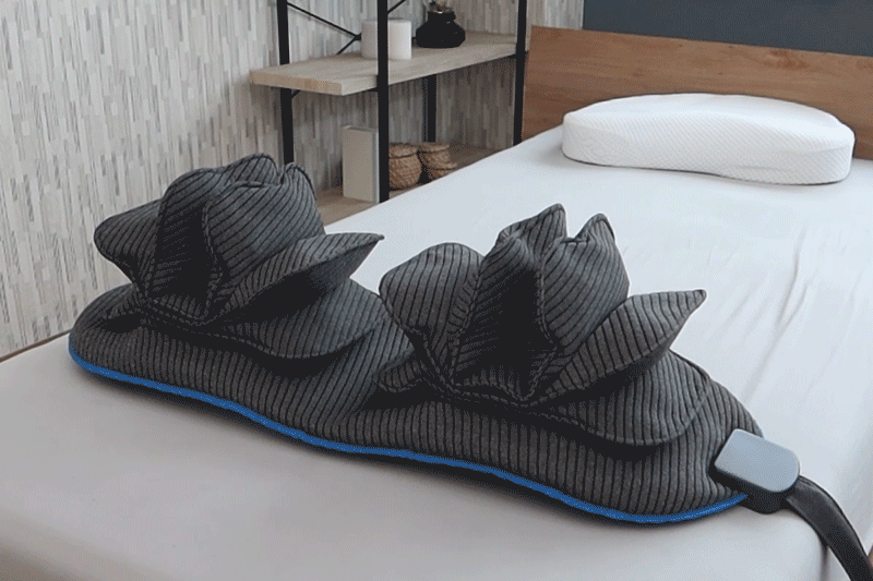 動く足枕 バタフライフットピロー Butterfly Foot Pillow